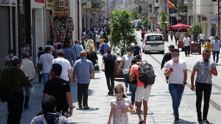İstiklal Caddesi eskisi gibi! Sosyal mesafe hiçe sayıldı, maskeler unutuldu G4