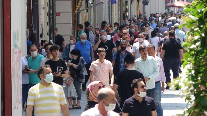 İstiklal Caddesi eskisi gibi! Sosyal mesafe hiçe sayıldı, maskeler unutuldu G5