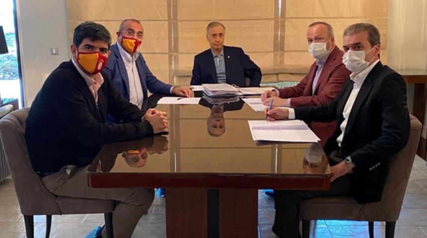 Mustafa Cengiz'in evinde toplantı yapıldı