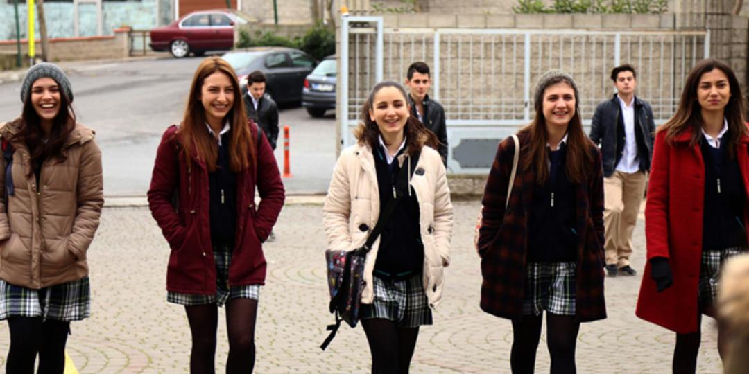 Kırgın &Ccedil;i&ccedil;ekler 27. b&ouml;l&uuml;m fotoğrafları