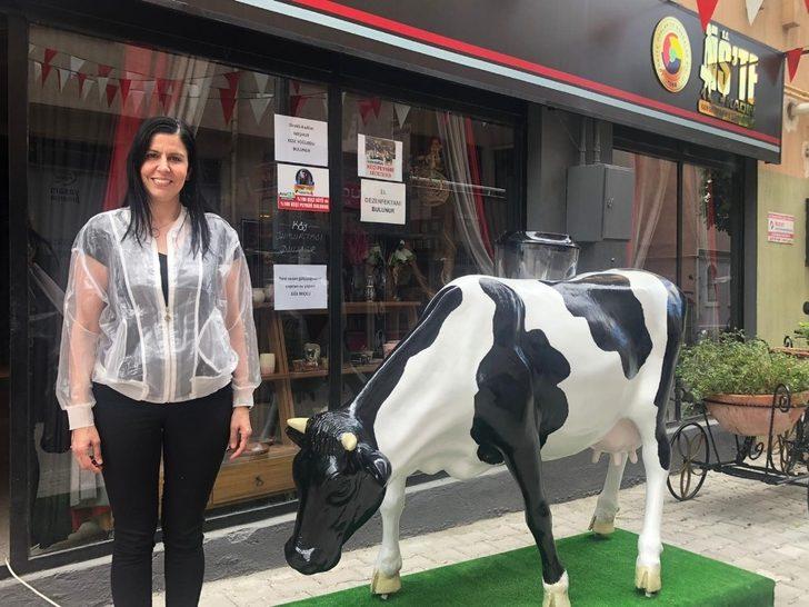 İşte Kadın Kooperatifinden 3 boyutlu inek heykeli G2