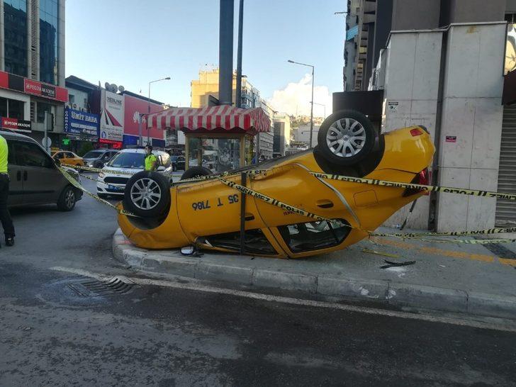 İzmir'de feci kaza! Cadde savaş alanına döndü G3