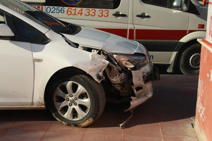 Alkollü sürücü Kuşadası’nı ayağa kaldırdı G4