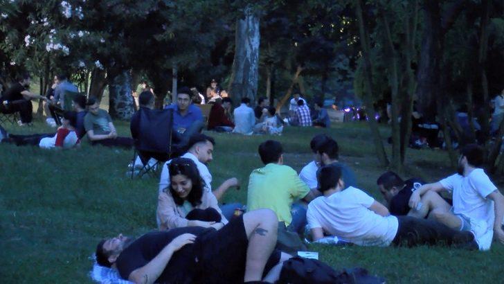 İstanbul eski günlerine döndü! Koronavirüs ve sosyal mesafe unutuldu G2