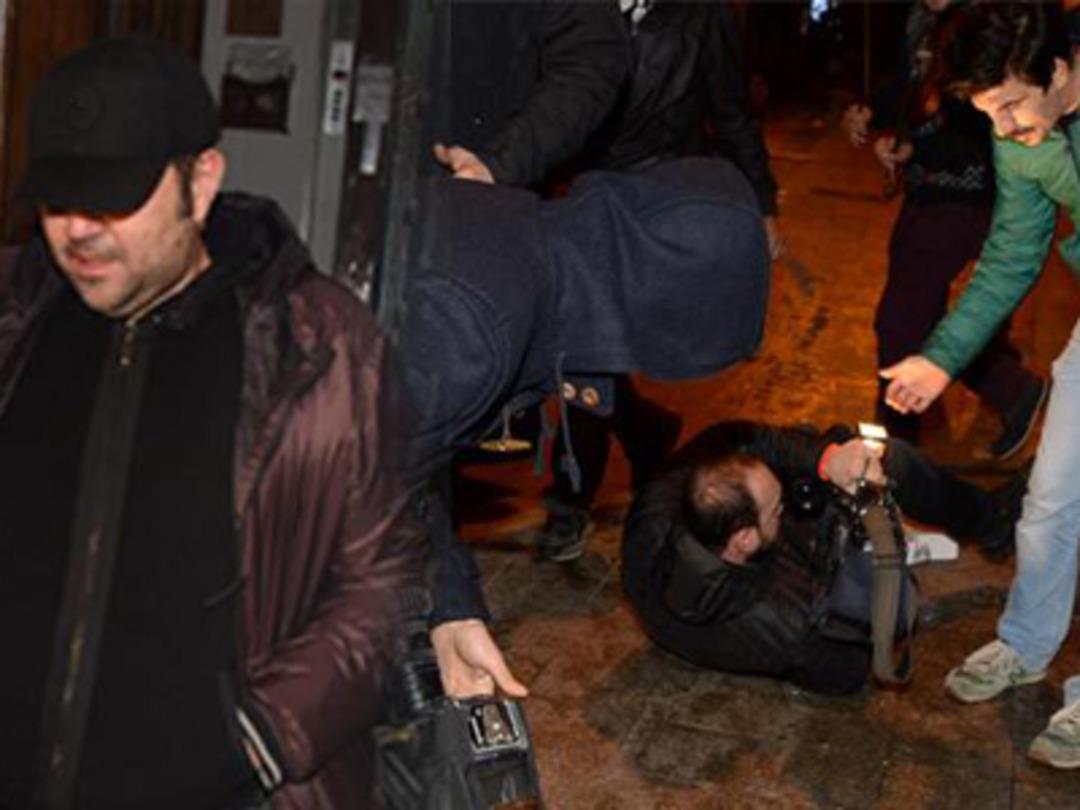 Ata Demirer'in gecesi olaylı bitti