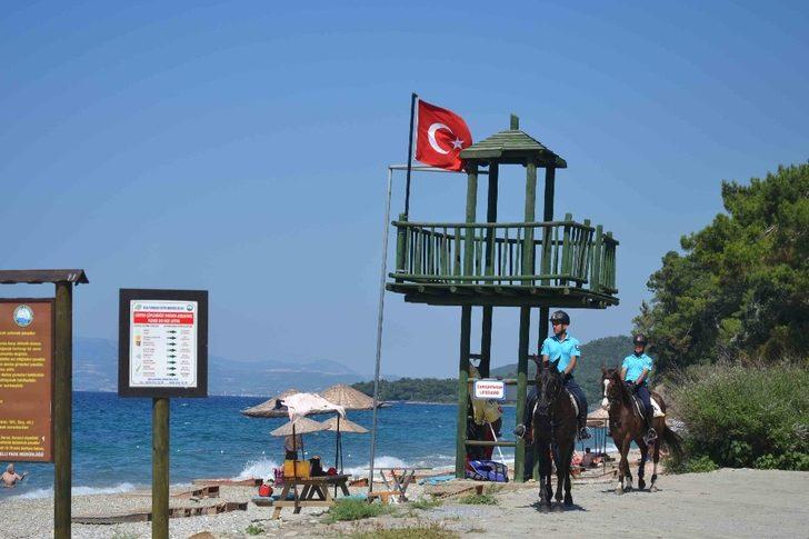 Kuşadası’ndaki milli parkın sahilleri atlı jandarma timine emanet G3