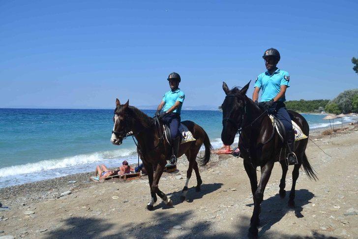 Kuşadası’ndaki milli parkın sahilleri atlı jandarma timine emanet G4