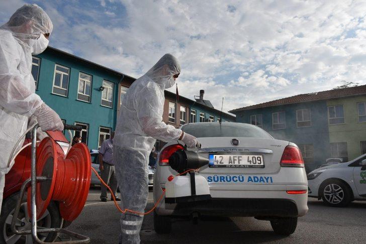 Karatay’da sürücü kursu araçları dezenfekte edildi G2