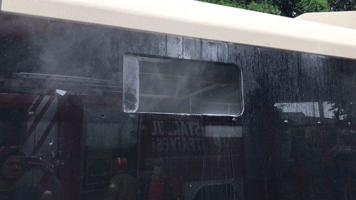 Benzinlikte minibüs alev aldı, faciadan dönüldü G3