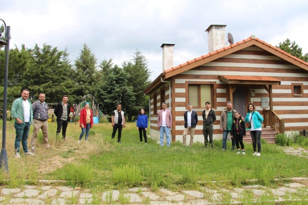 İl&ccedil;elerde g&ouml;rev yapan gazetecilere Spil Dağı Milli Parkı tanıtıldı