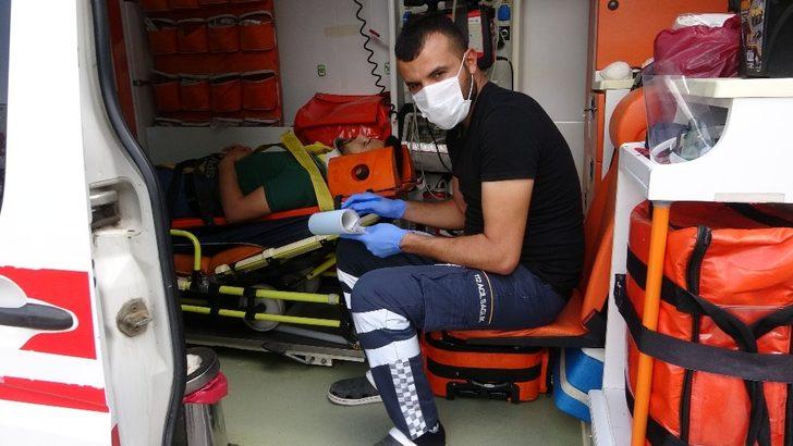 Motosiklet devrildi: 2 yaralı G2