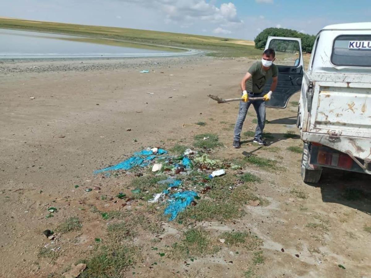 Kuş cenneti D&uuml;den G&ouml;l&uuml; g&uuml;zergahı temizlendi