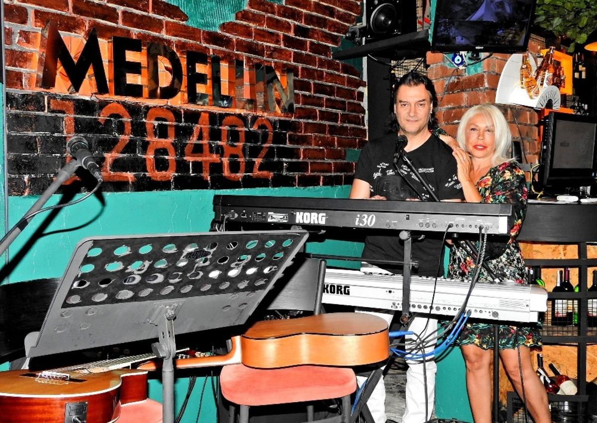 Semiha Yankı &Ccedil;eşme&rsquo;de sahne aldı