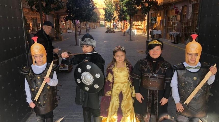 Konya&rsquo;nın &ccedil;ocukları Afyon&rsquo;un Battal Gazi Efsanesini &ccedil;alıştı