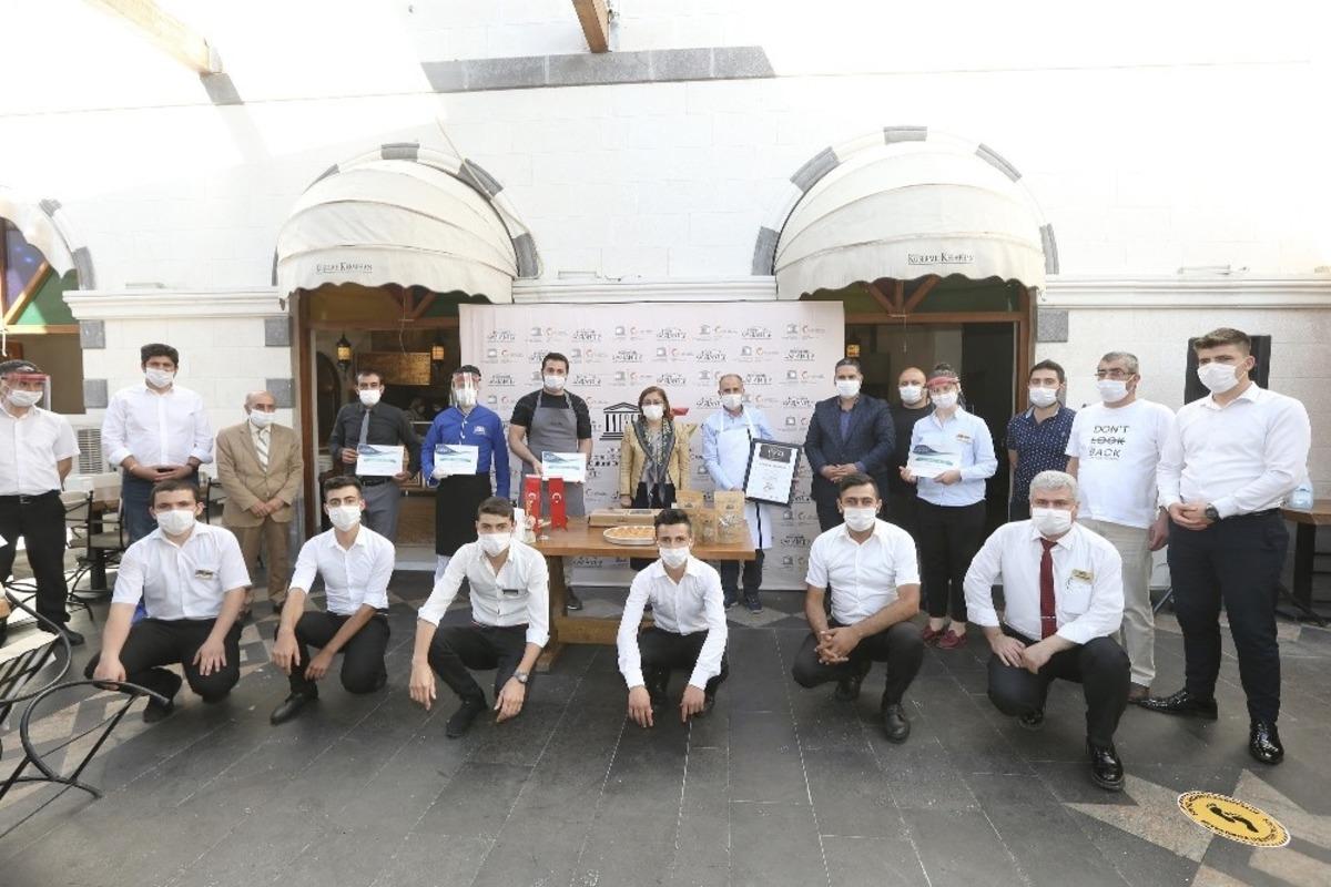 Gastronomi kentinden "fıstık" gibi pandemi hazırlığı