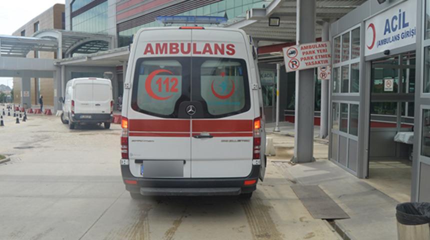 Afyon'da koronavirüs şüphesiyle hastaneye getirilen 2 şahıs, 4 doktoru darp etti