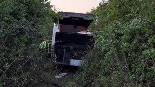 Son dakika! Akhisar’da yolcu otobüsü yoldan çıktı