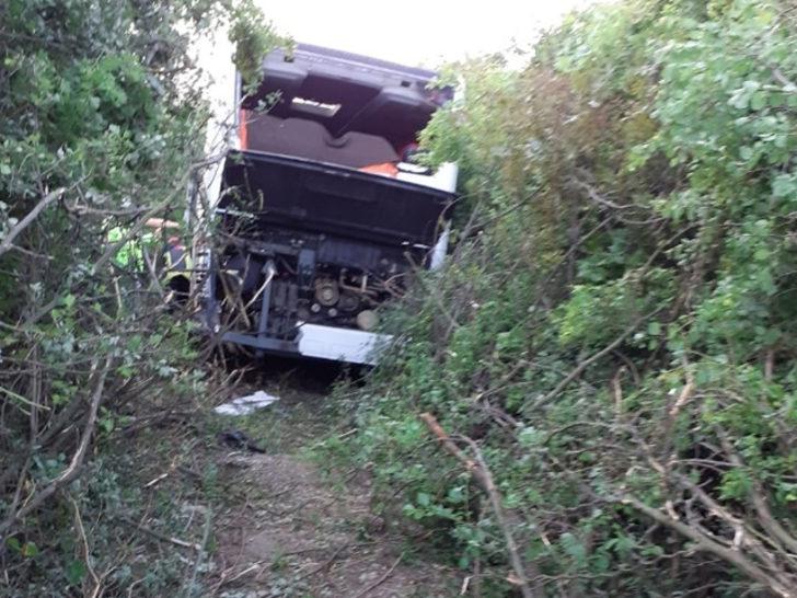Son dakika! Akhisar’da yolcu otobüsü yoldan çıktı G5