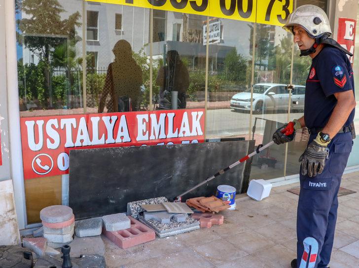 Antalya'da yılan paniği! 'Zehirli yılanlar gece çıkıyor, sahillerde ayakkabıyla dolaşın' G2