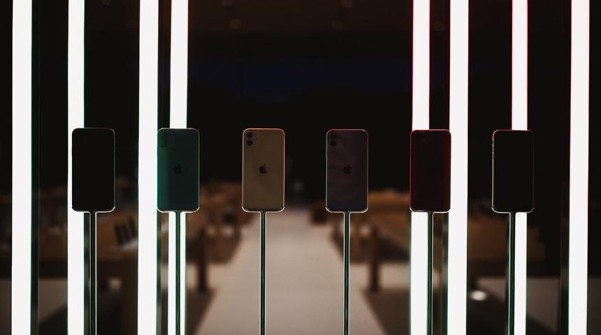 Yine yeni yeniden: iPhone 12 tasarımı tekrar ortaya çıktı!