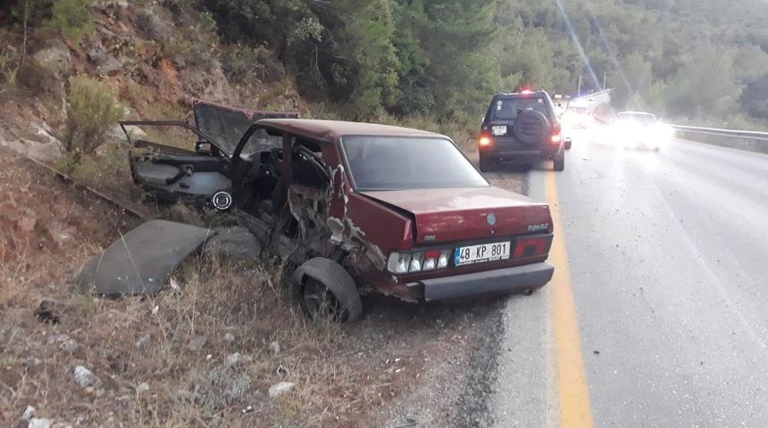 336 promille &ouml;nce otomobile &ccedil;arptı, sonra ormana daldı