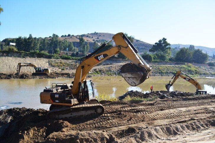 Çine Çayı Islah Projesi ile 10 bin dekar tarım arazisi taşkınlardan korunacak G5
