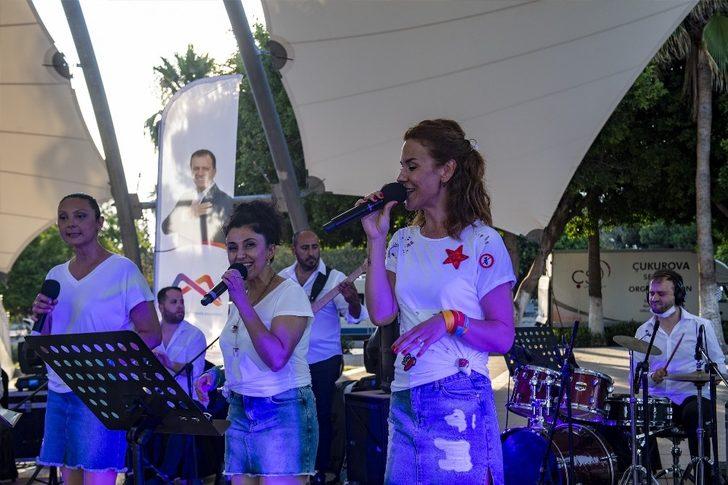 Mersin’de yeni normalleşme sürecinde sosyal mesafeli ilk konser G3