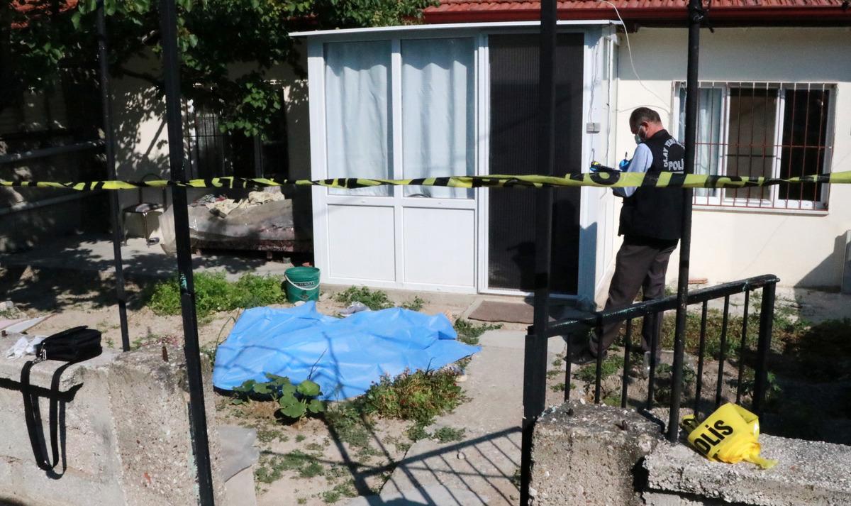 Y&uuml;rek yakan feryat! 'Bu eve nasıl gireyim'