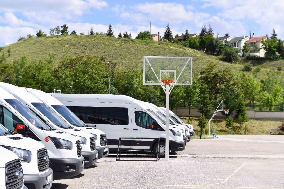 B&uuml;y&uuml;kşehir&rsquo;den okullara spor desteği