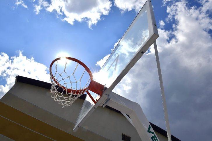 Büyükşehir’den okullara spor desteği G2