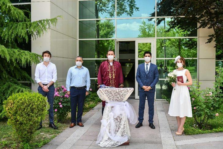 Büyükşehir’in bahçede nikah dönemi devam ediyor G2