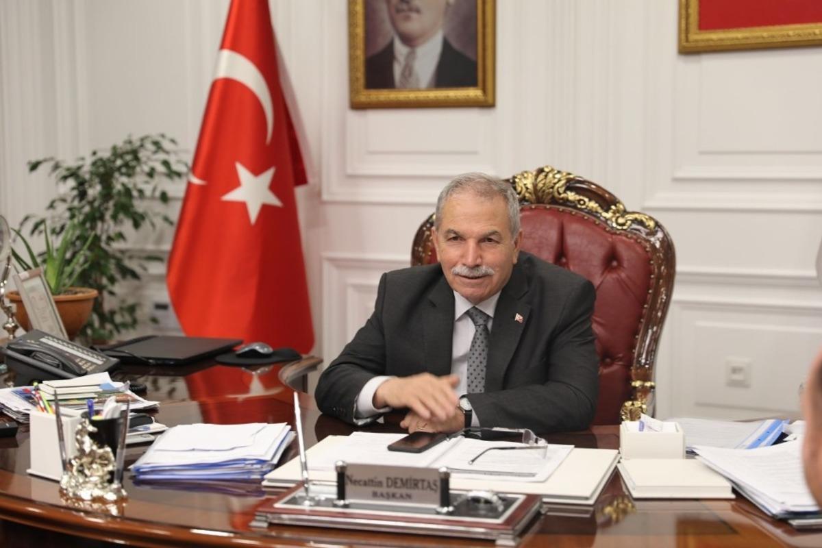 Demirtaş: &ldquo;Halkımızın ihtiya&ccedil; duyduğu her an bir telefon kadar yakınındayız&rdquo;