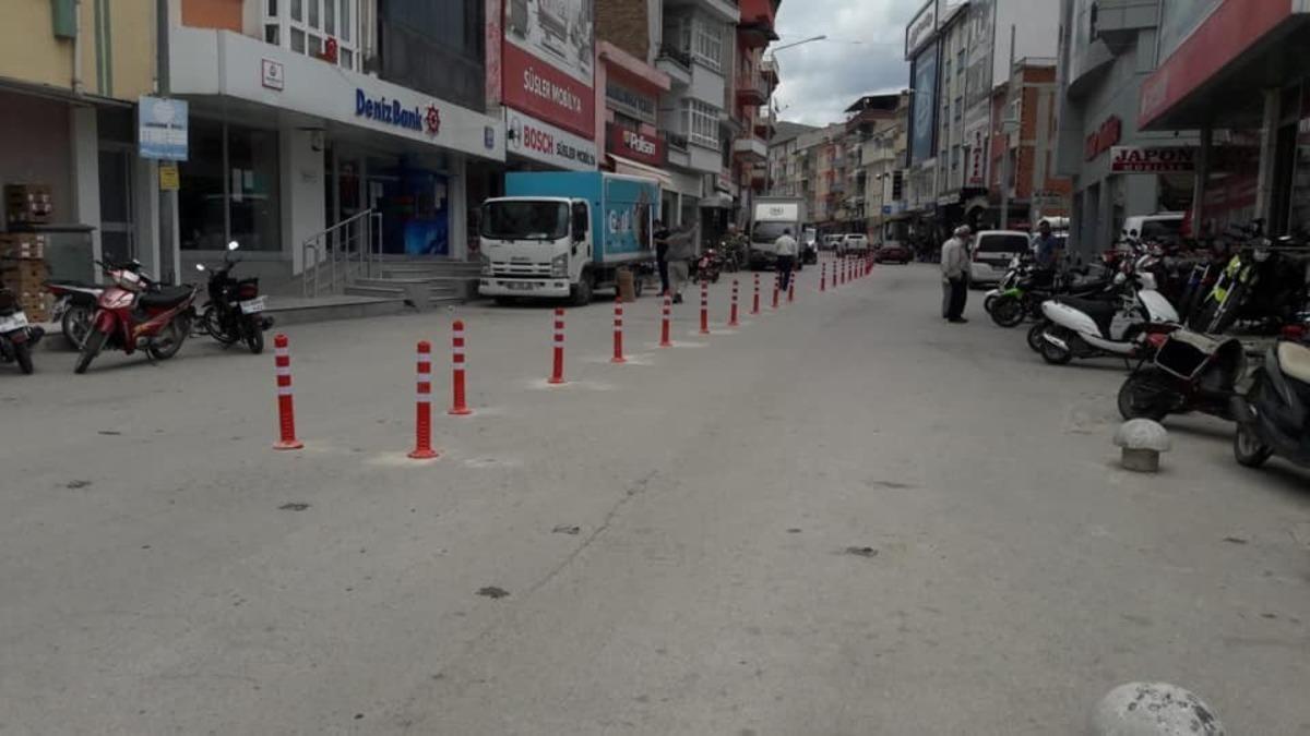 Sandıklı&rsquo;da yollarda trafik d&uuml;zenlemesi yapılıyor