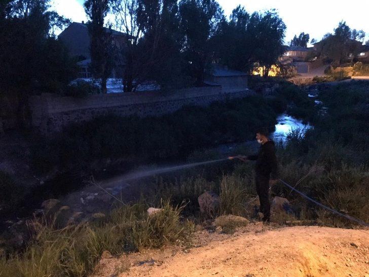 Çaldıran Belediyesinden haşereyle mücadele çalışması G2