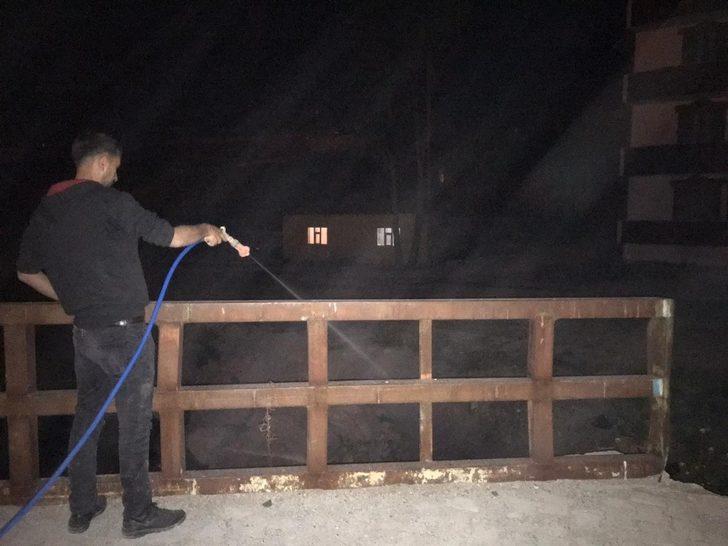 Çaldıran Belediyesinden haşereyle mücadele çalışması G3