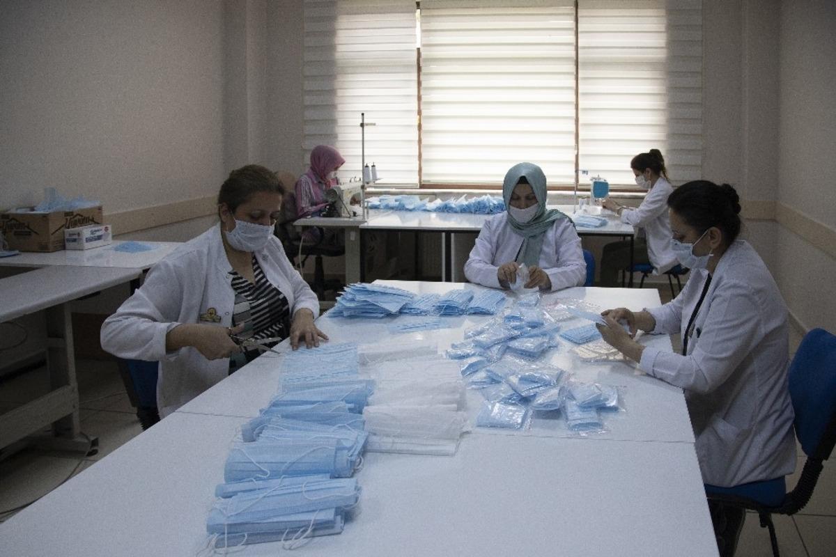 KAYMEK &uuml;rettiği 750 bin maskeyi &uuml;cretsiz dağıttı