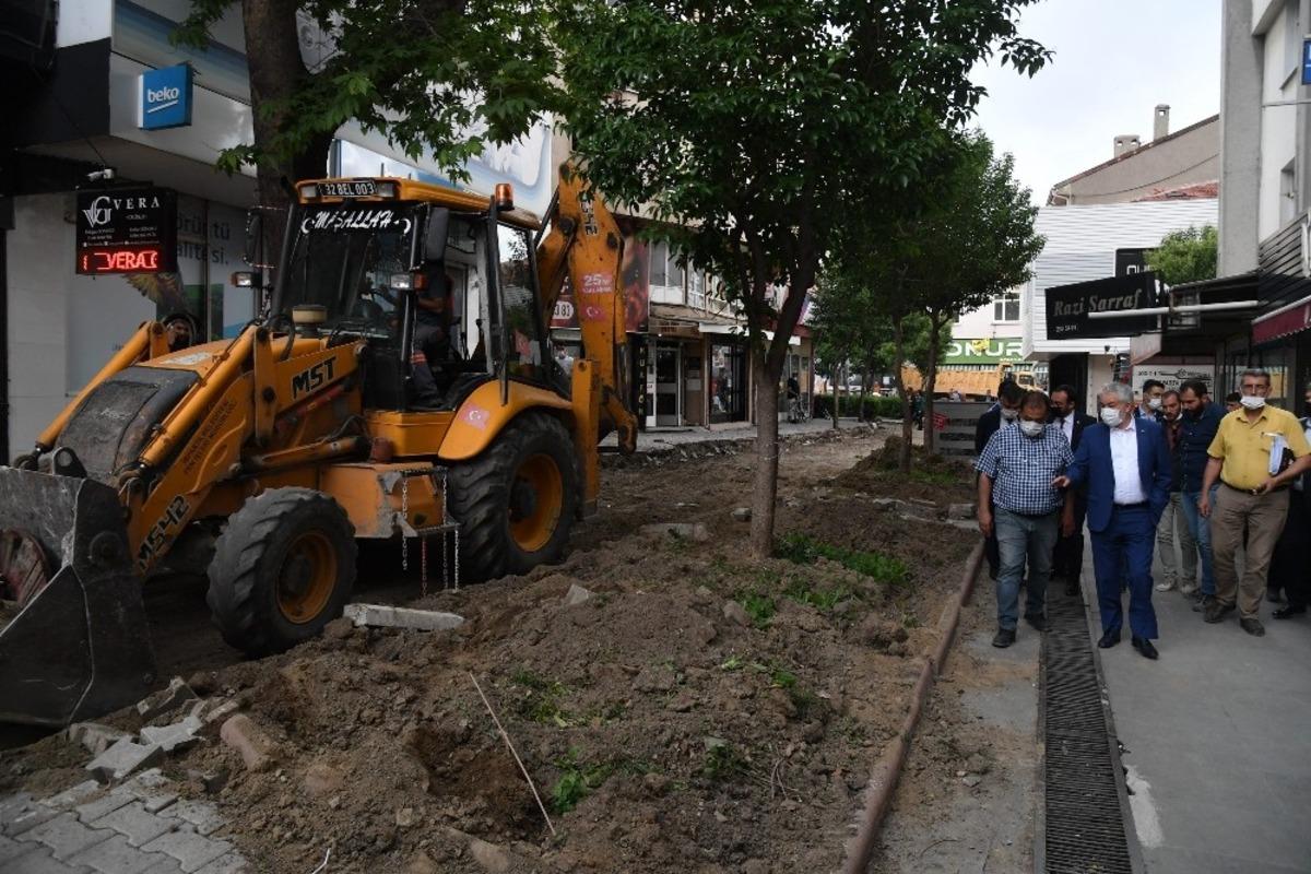 Isparta&rsquo;da sokaklar yenileniyor