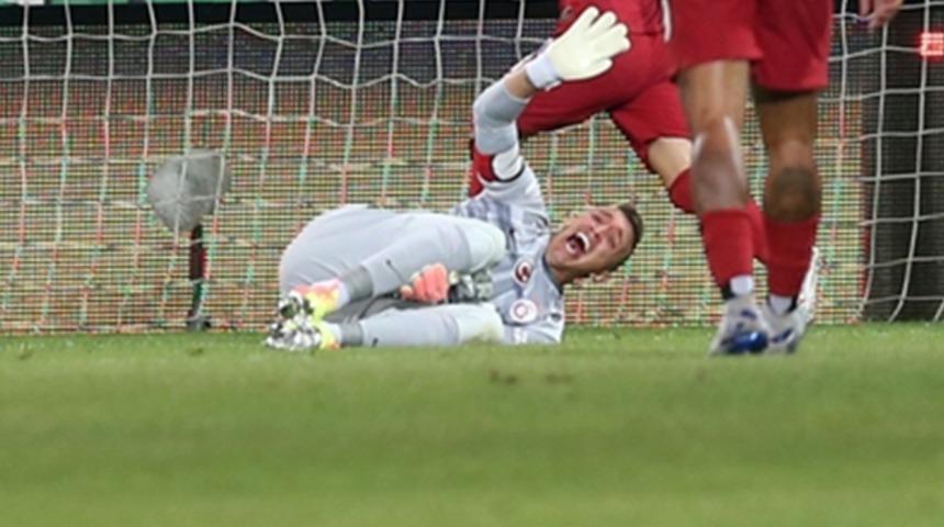 Alez de Souza'dan Muslera paylaşımı