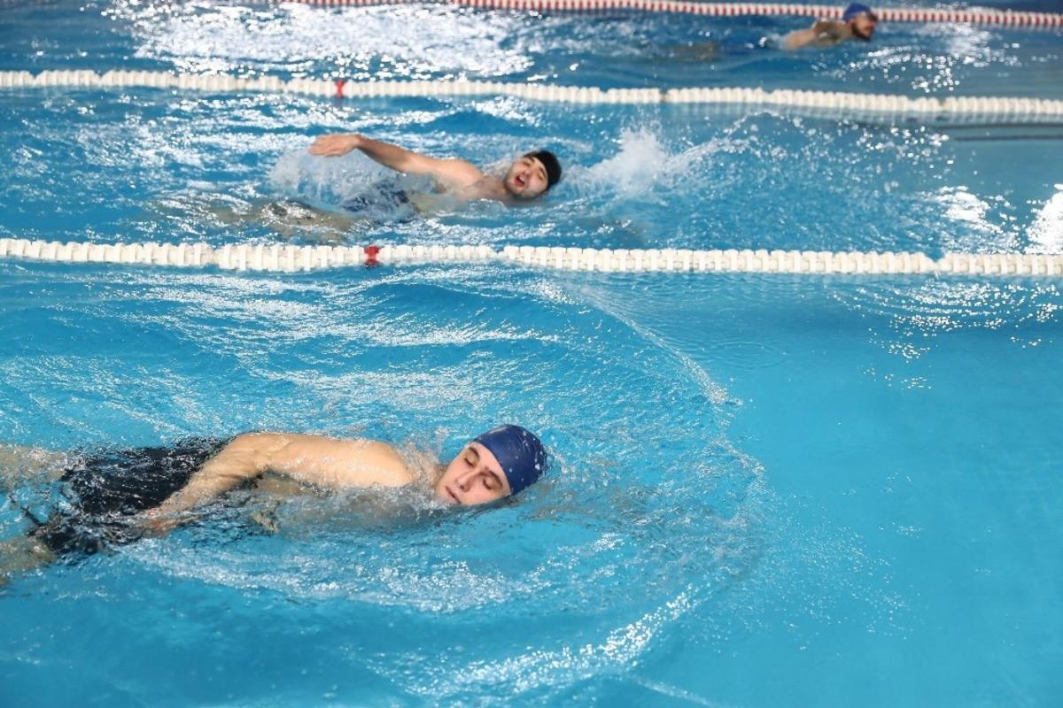 Bağcılar&rsquo;da havuzlar yeniden a&ccedil;ıldı