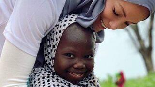 Gamze Özçelik'e 'Sınırsız İyilik Ödülü'