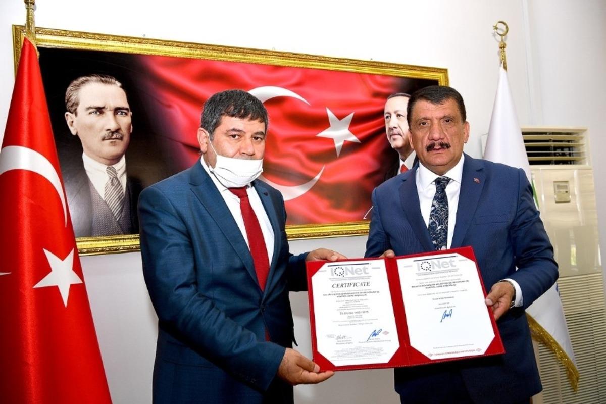 Malatya B&uuml;y&uuml;kşehir Belediyesi &lsquo;&ccedil;evre y&ouml;netim sistemi&rsquo; belgesi aldı