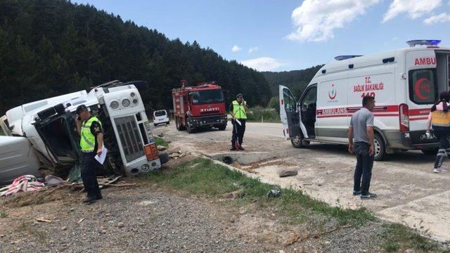 Sarıkamış’ta zift tankeri devrildi: 1 yaralı