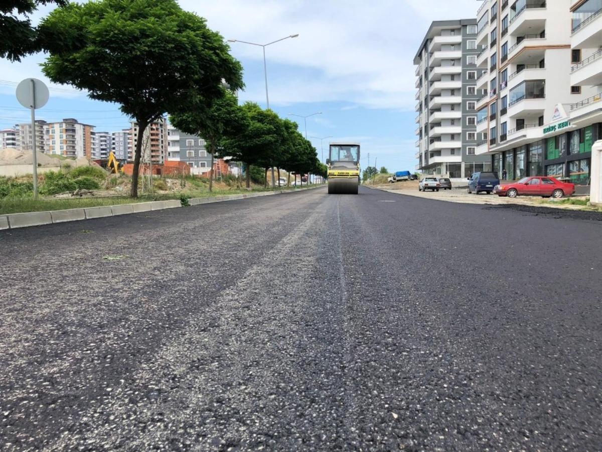 Polatlı Bulvarı&rsquo;na 4 bin ton asfalt serildi