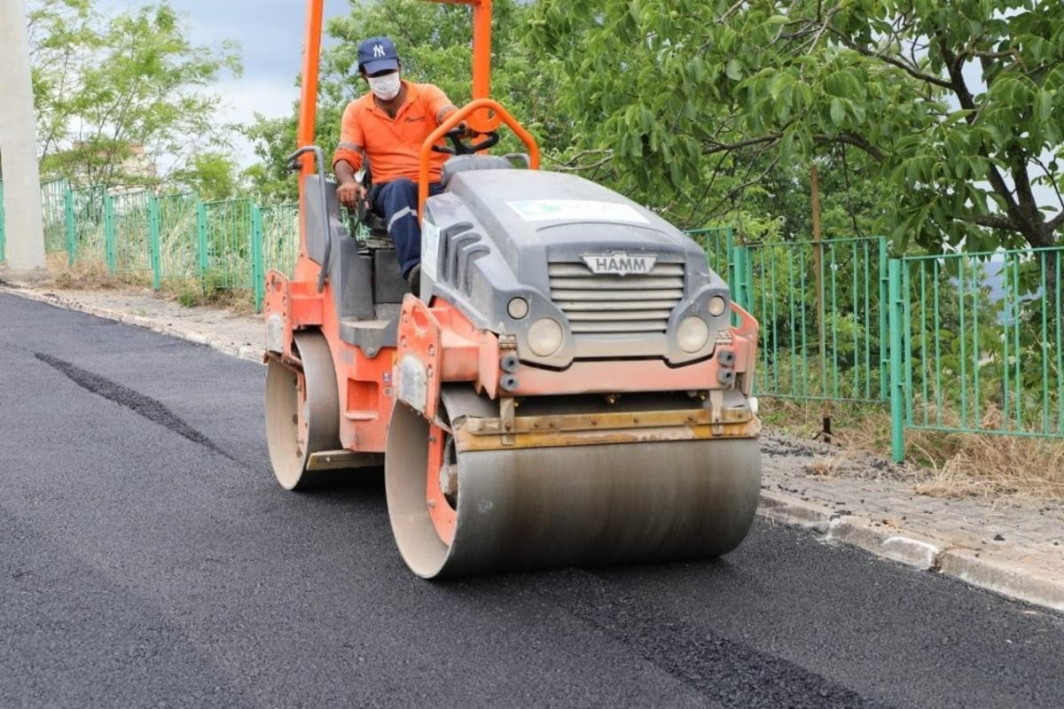 İzmit Belediyesi&rsquo;nden G&uuml;ndoğdu&rsquo;da asfalt seferberliği