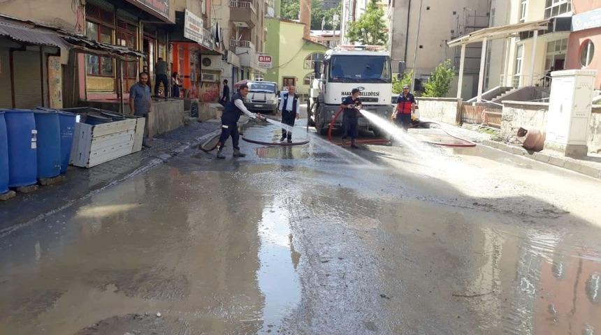 Hakkari’de cadde ve sokaklar temizleniyor