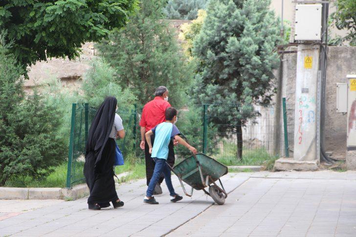 Cizre esnafı koronavirüsün yayılmasını önlemek için iş yerlerini açmayacak G3