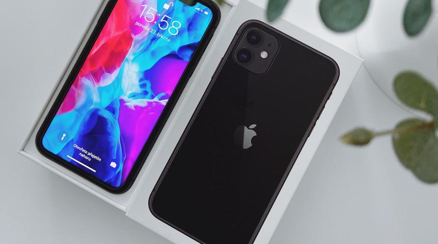 iPhone 12 tanıtımını bekleyemedi: Apple katlanabilir iPhone için çalışmalara başladı!