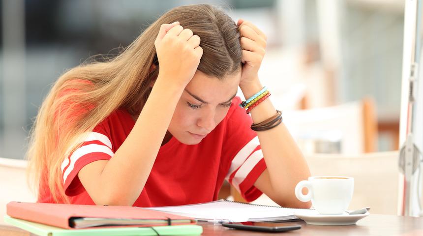 YKS &ouml;ncesi doktorlar uyarıyor! Sınav &ouml;ncesinde &ccedil;ocuklar nasıl beslenmeli?