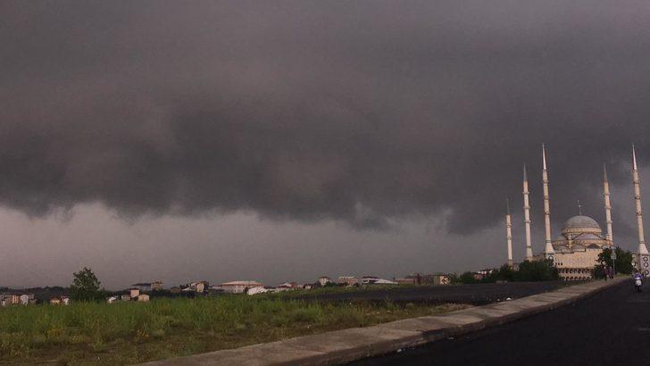 Arnavutköy saran kara bulutlar böyle görüntülendi G5