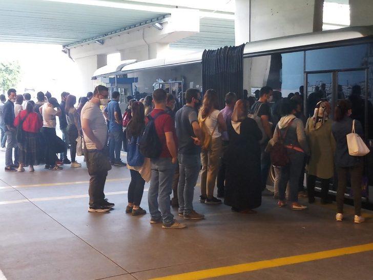 Görüntüler İstanbul'dan! Sosyal mesafe unutuldu G3